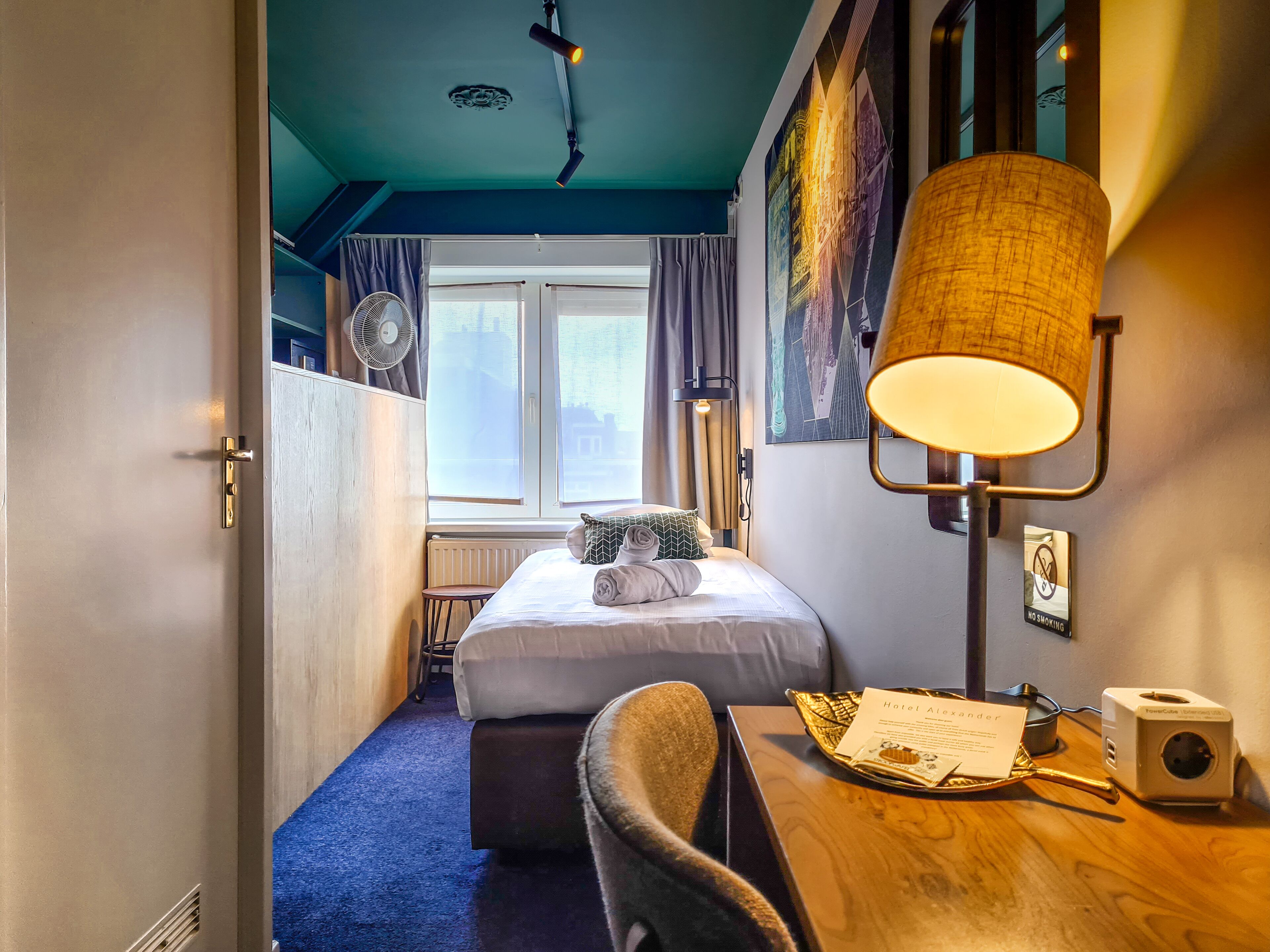 single room | hypo-allergenic bedding, in-room safe, desk, iron/ironing board