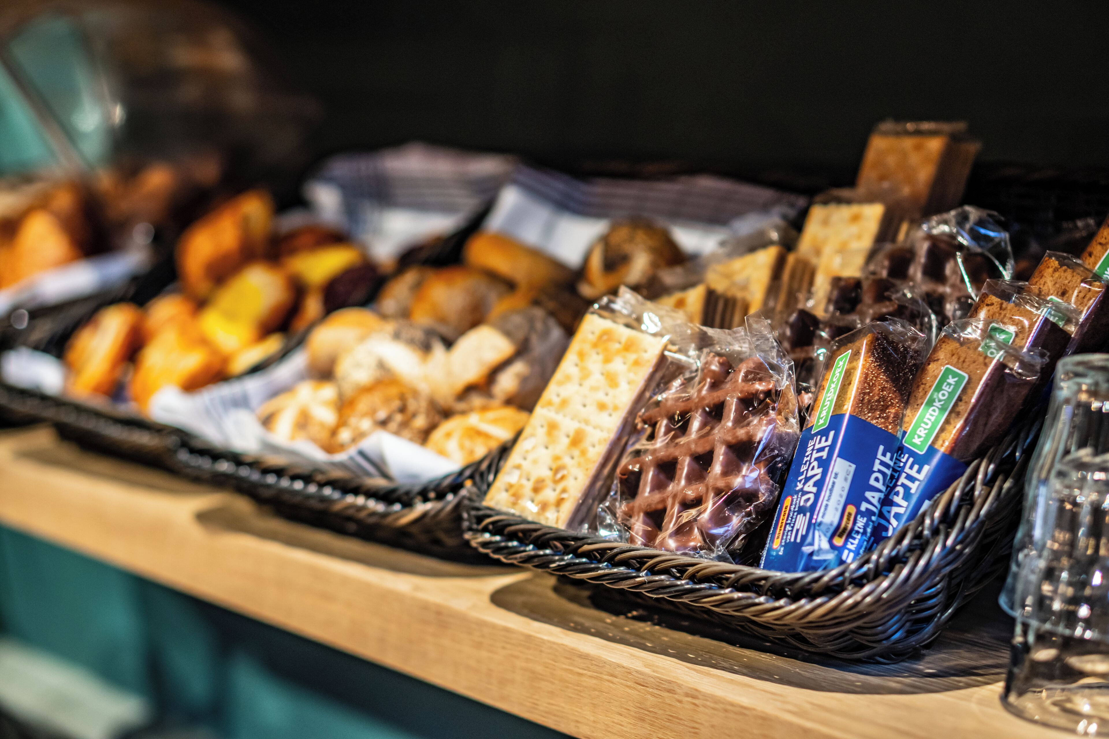 daily buffet breakfast (eur 20 per person)