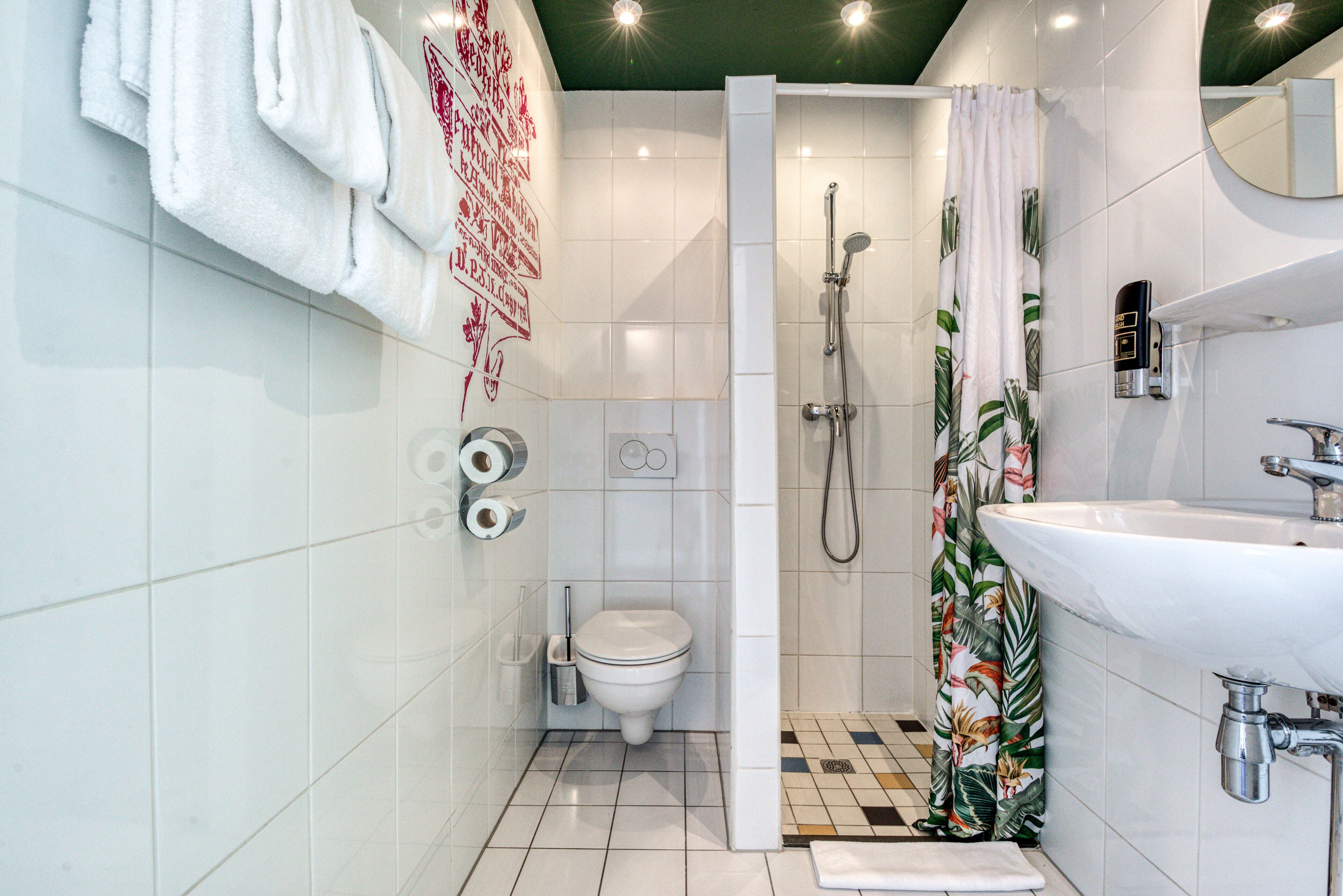 twin room | hypo-allergenic bedding, in-room safe, desk, iron/ironing board