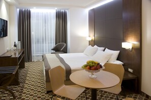 Literie de qualité supérieure, matelas mémoire de forme, minibar