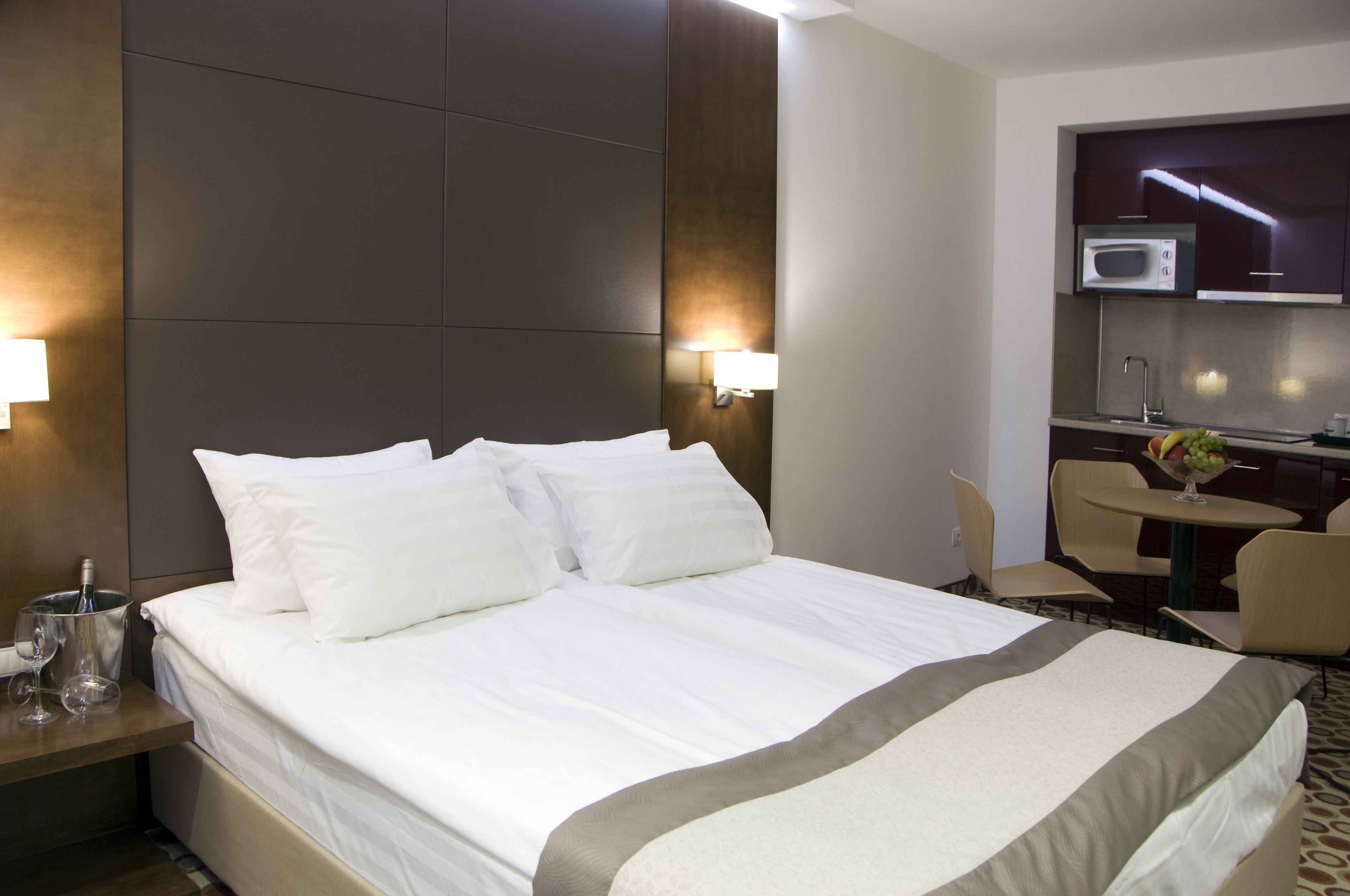 classic studio, kitchenette | 1 bedroom, premium bedding, memory-foam beds, minibar