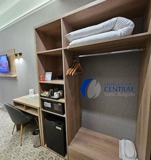 Habitación triple clásica | 1 habitación, ropa de cama de alta calidad y camas con efecto memoria