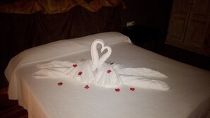 Free cribs/infant beds, rollaway beds, free WiFi, bed sheets - Gran Hotel Pandorado (Riello)
