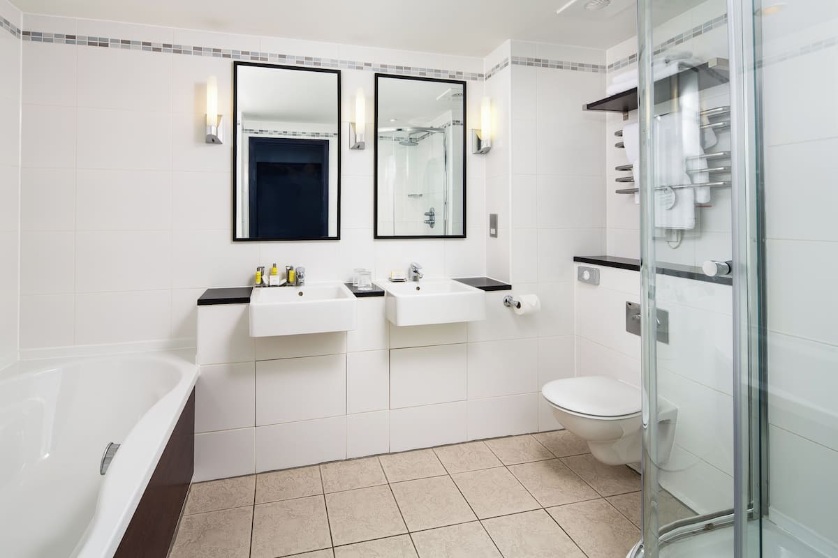 suite | bathroom | free toiletries, hair dryer, towels, soap