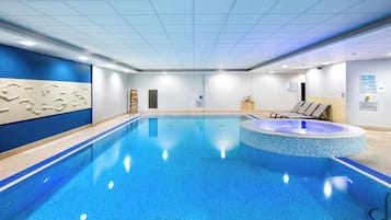 Indendørs pool