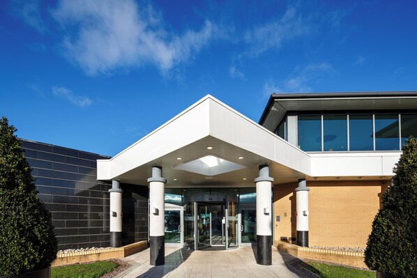 المنشأة من الخارج