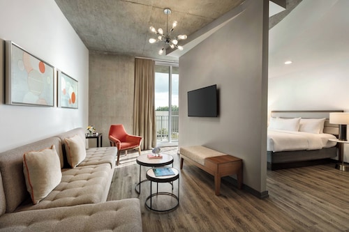 Twelve Midtown, Autograph Collection