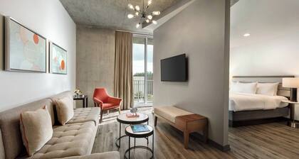 Twelve Midtown, Autograph Collection