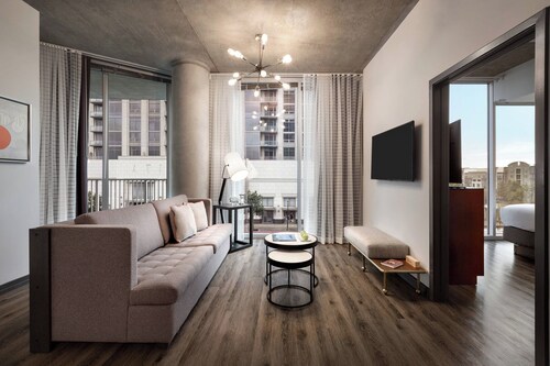 Twelve Midtown, Autograph Collection
