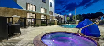 แฮมป์ตัน อินน์แอนด์สวีทส์ นาคอกโดเชส