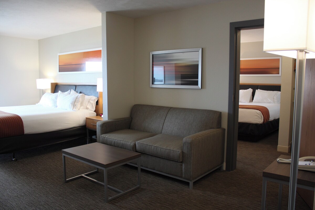 Standard Room, 1 King Bed, Accessible (Communication, Accessible Tub)