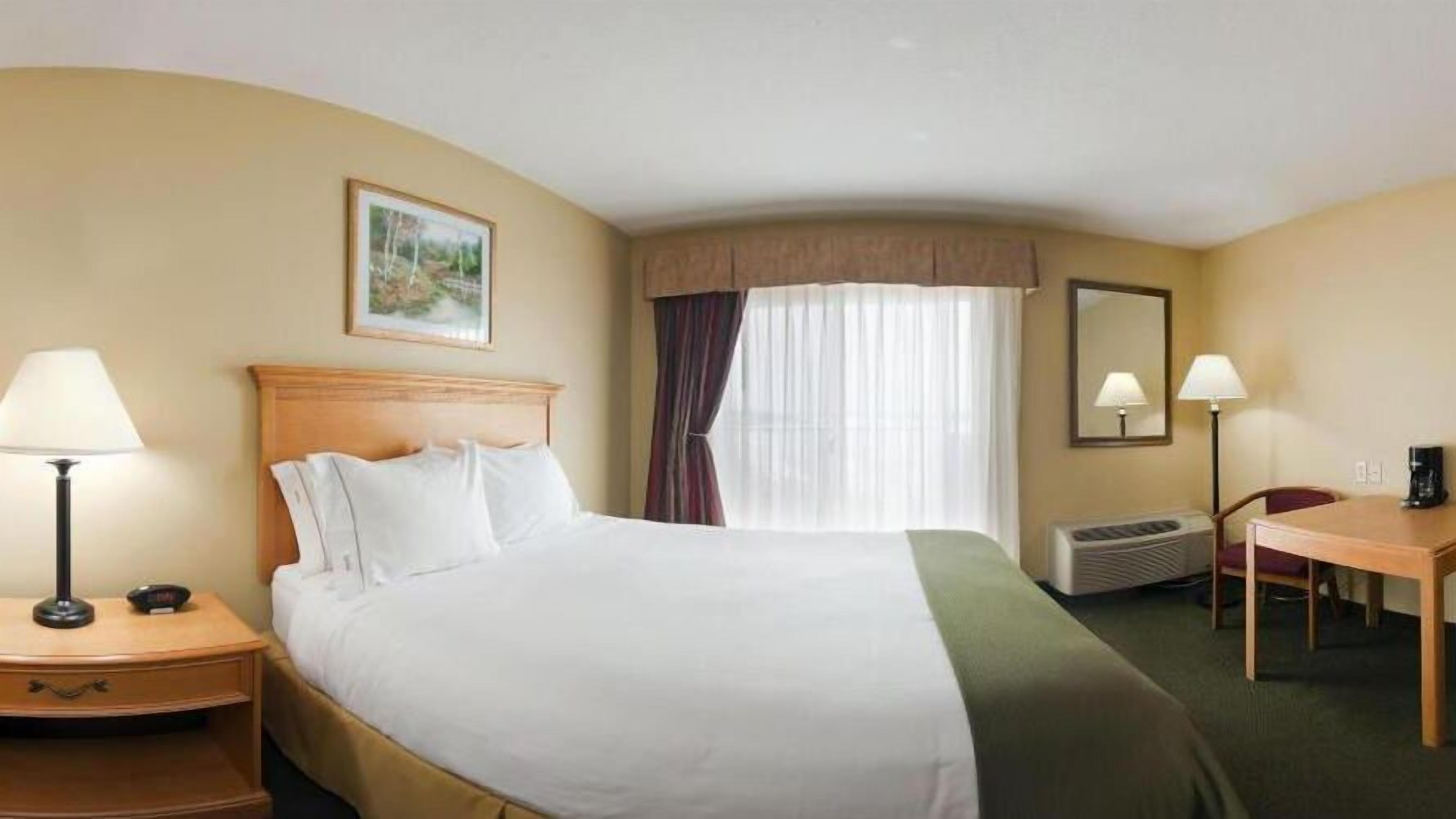 Holiday Inn Express Munising-Lakeview, an IHG Hotel