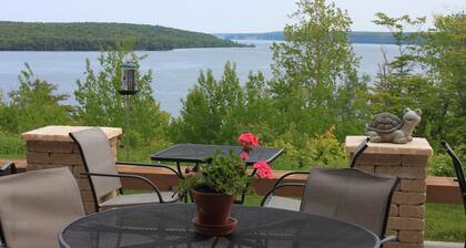 Holiday Inn Express Munising-Lakeview by IHG