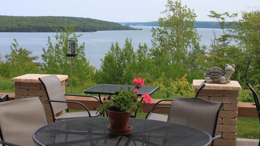 Holiday Inn Express Munising-Lakeview by IHG