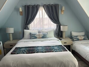 Blue Boy | Egyptian cotton sheets, premium bedding, down comforters - Arrowhead Lake Inn (Lake Arrowhead)