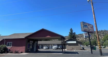 Golden Eagle Motel