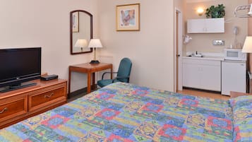 Room, 1 King Bed | Premium bedding, desk, blackout drapes, soundproofing