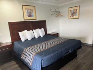 客房, 1 張特大雙人床 | 高級寢具、書桌、遮光布/窗簾、隔音