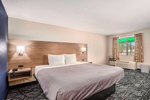 Standardzimmer, 1 King-Bett, Nichtraucher | Schreibtisch, laptopgeeigneter Arbeitsplatz, Verdunkelungsvorhänge