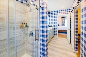 Room, Multiple Beds (Hill Top and Yacht Watch Cottages) | Bathroom | Shower, free toiletries, hair dryer, bathrobes