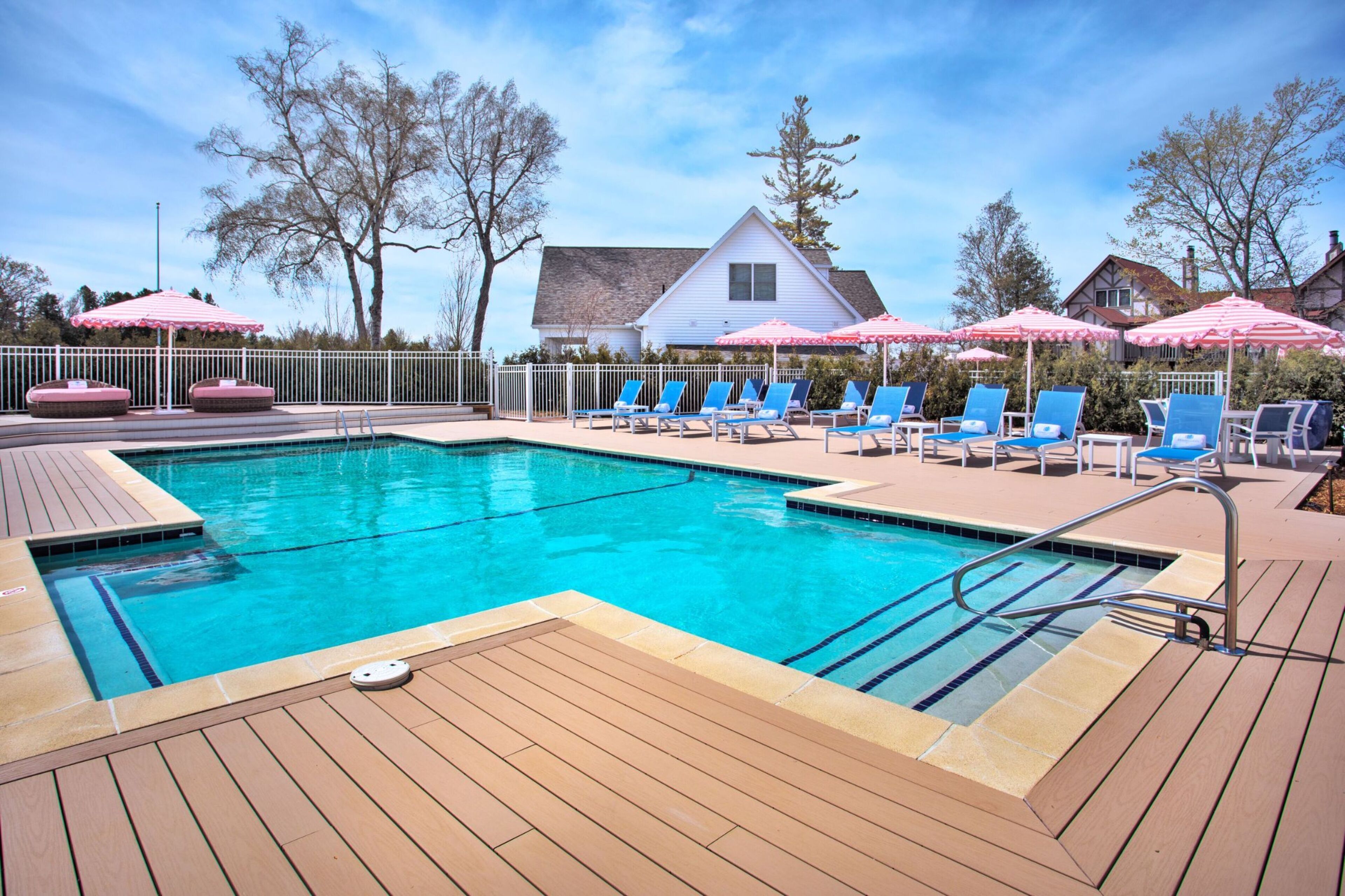seasonal outdoor pool, open 9:00 am to 9:00 pm, pool loungers