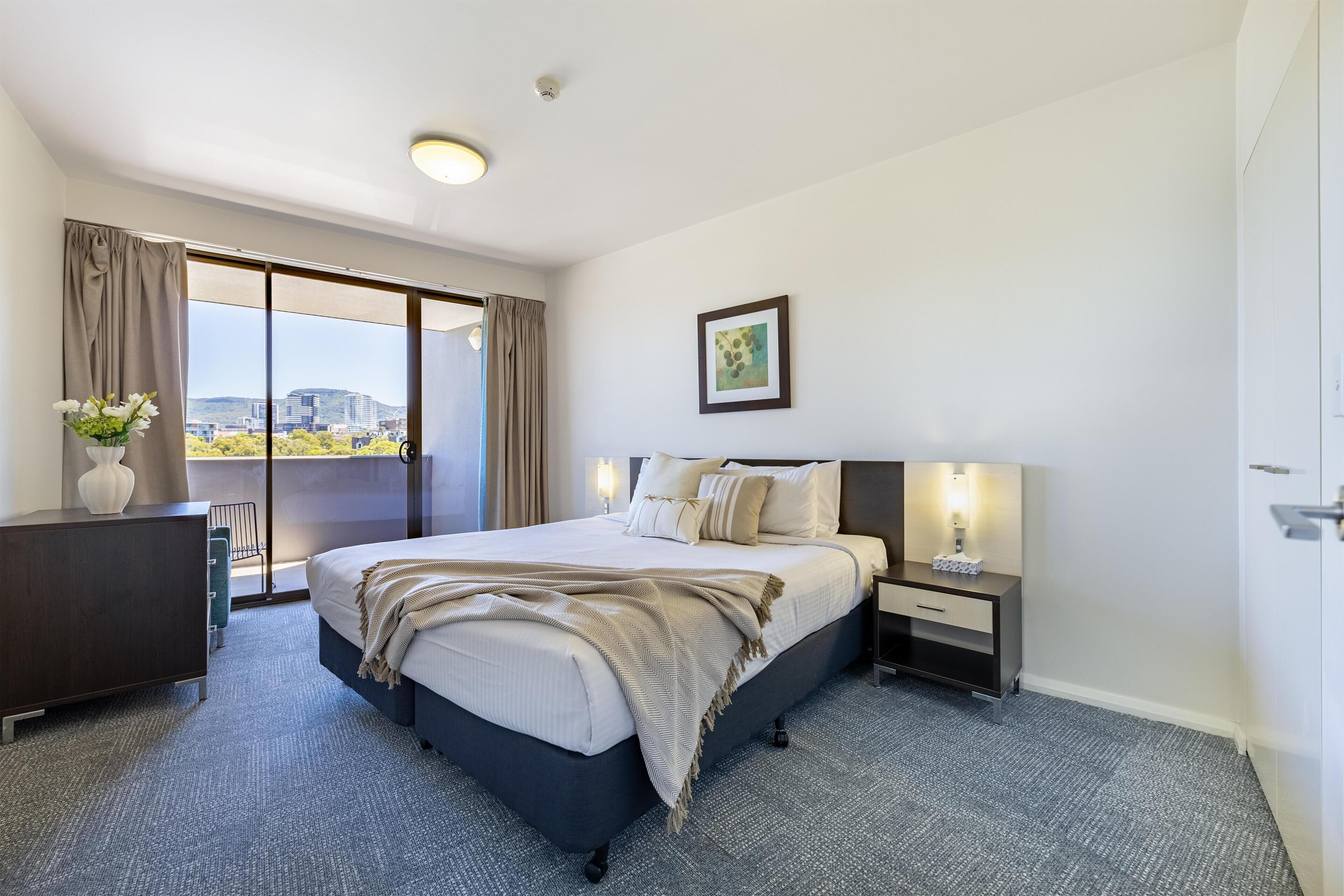 Strykejern/-brett, internett og sengetøy