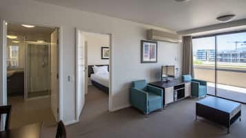 Standard Apartment, Berbilang Katil, Non Smoking, Mountain View (with Sofabed) | Seterika/papan seterika, Internet, cadar katil