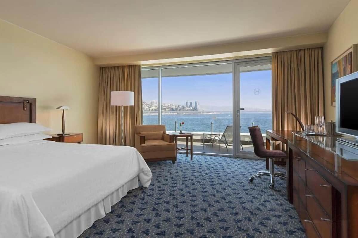 Minibar, in-room safe, individually decorated, desk