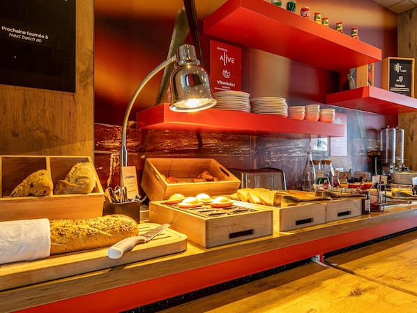 Daily buffet breakfast (EUR 12.90 per person)
