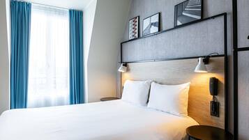 Standard Double Room, 1 Double Bed | In-room safe, desk, soundproofing, iron/ironing board