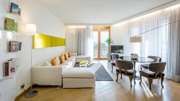 Premium-sengetøj, minibar, pengeskab på værelset, skrivebord