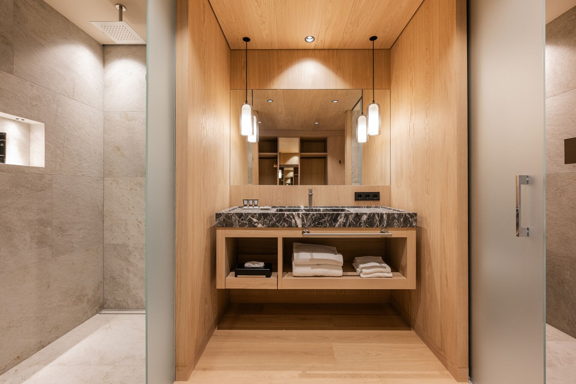 premium double room | bathroom | free toiletries, hair dryer, bathrobes, slippers