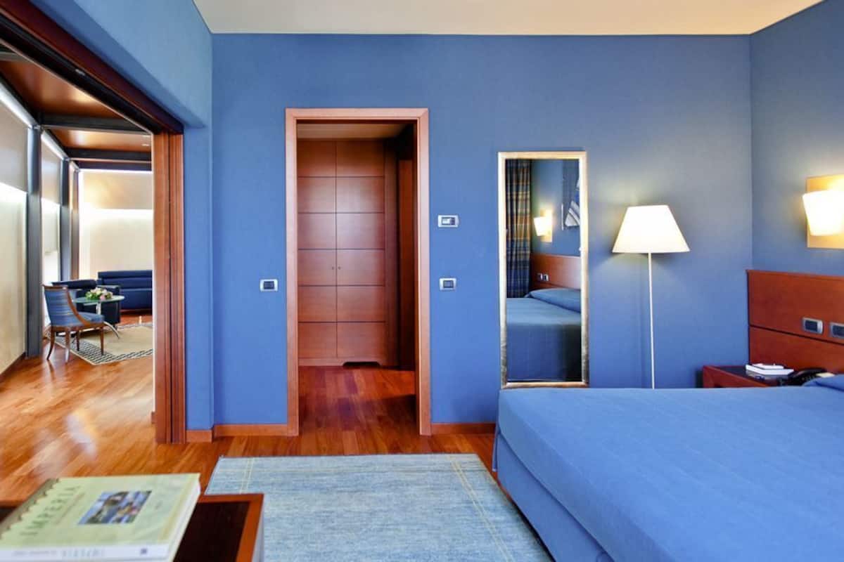 Down duvets, minibar, in-room safe, desk