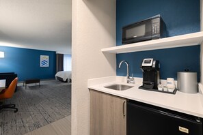 Suite, 2 Double Beds | In-room safe, desk, laptop workspace, blackout drapes - Holiday Inn Express Hotel & Suites Ft. Lauderdale-Plantation by IHG (Plantation)