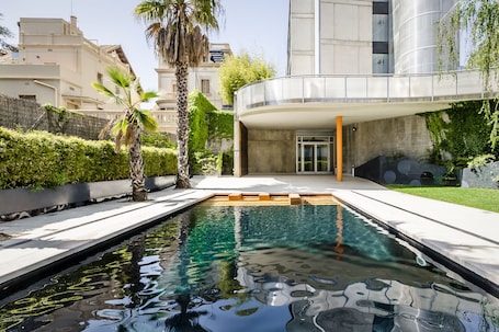 Seasonal outdoor pool