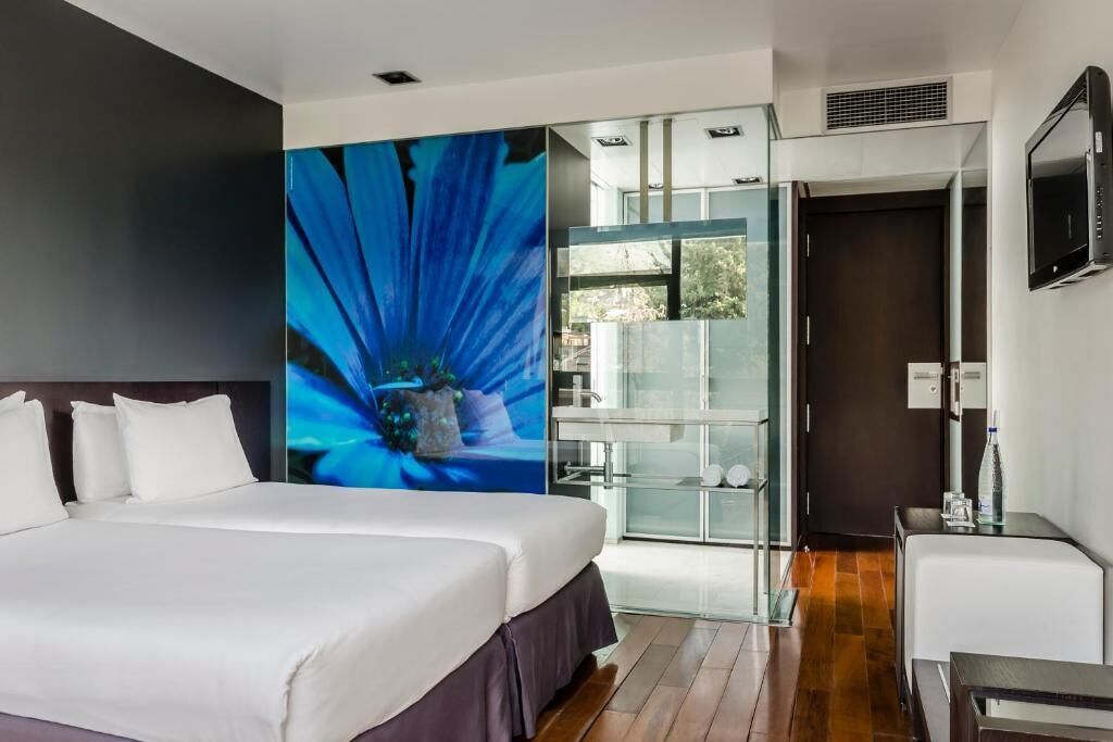 In-room safe, desk, free WiFi, bed sheets