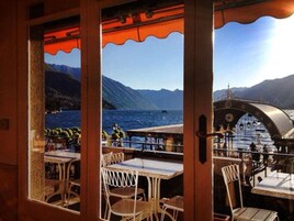 Free buffet breakfast