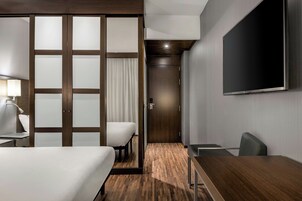 1 dormitorio, ropa de cama de alta calidad, edredones de plumas