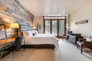 Condo, 1 Queen Bed, Courtyard View (Junior Suite) | Premium bedding, in-room safe, individually furnished, laptop workspace - East West Hospitality Tahoe (Truckee)