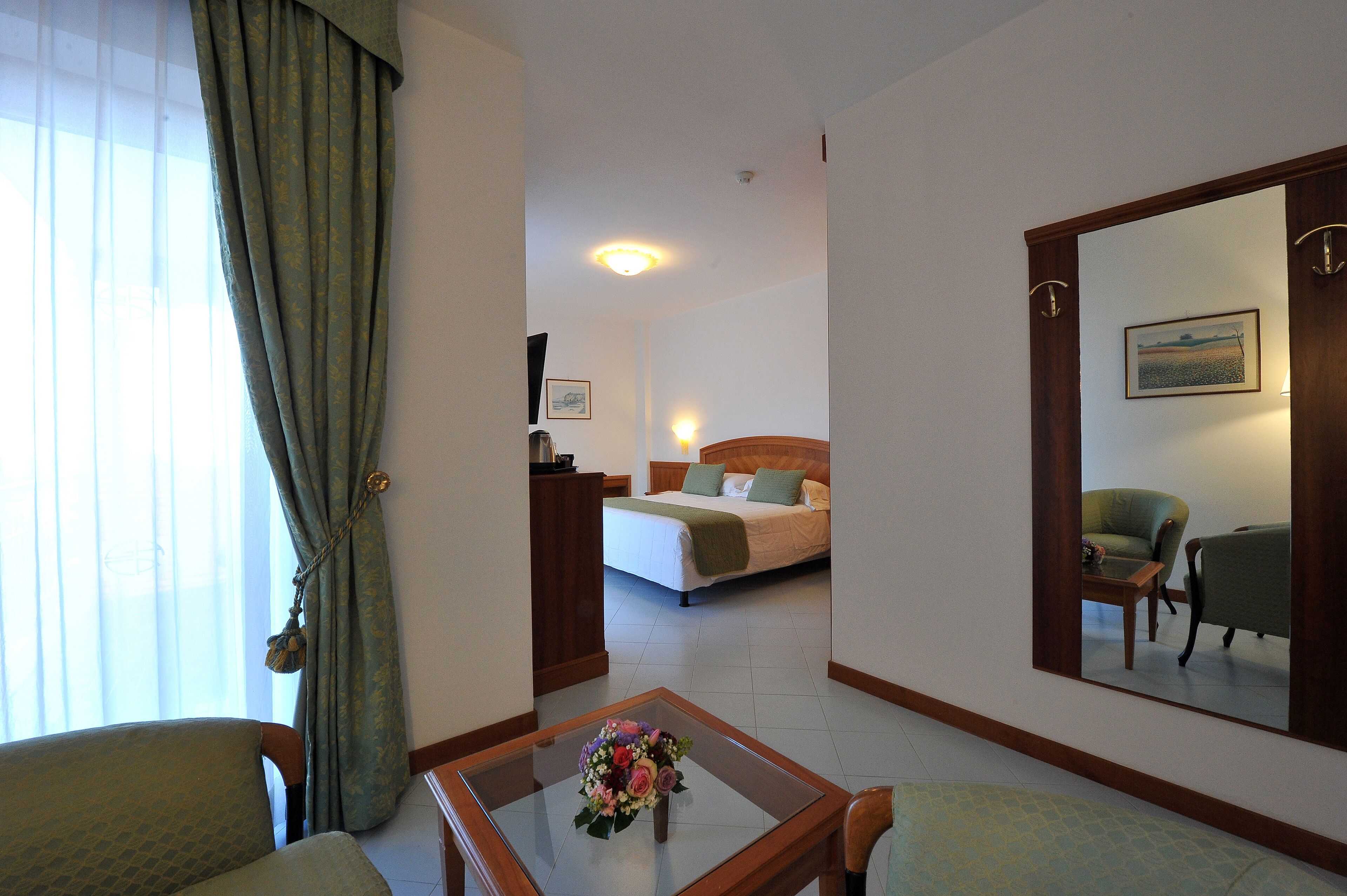 comfort double or twin room | 1 bedroom, minibar, in-room safe, desk