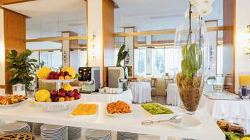 Desayuno buffet incluido todos los días