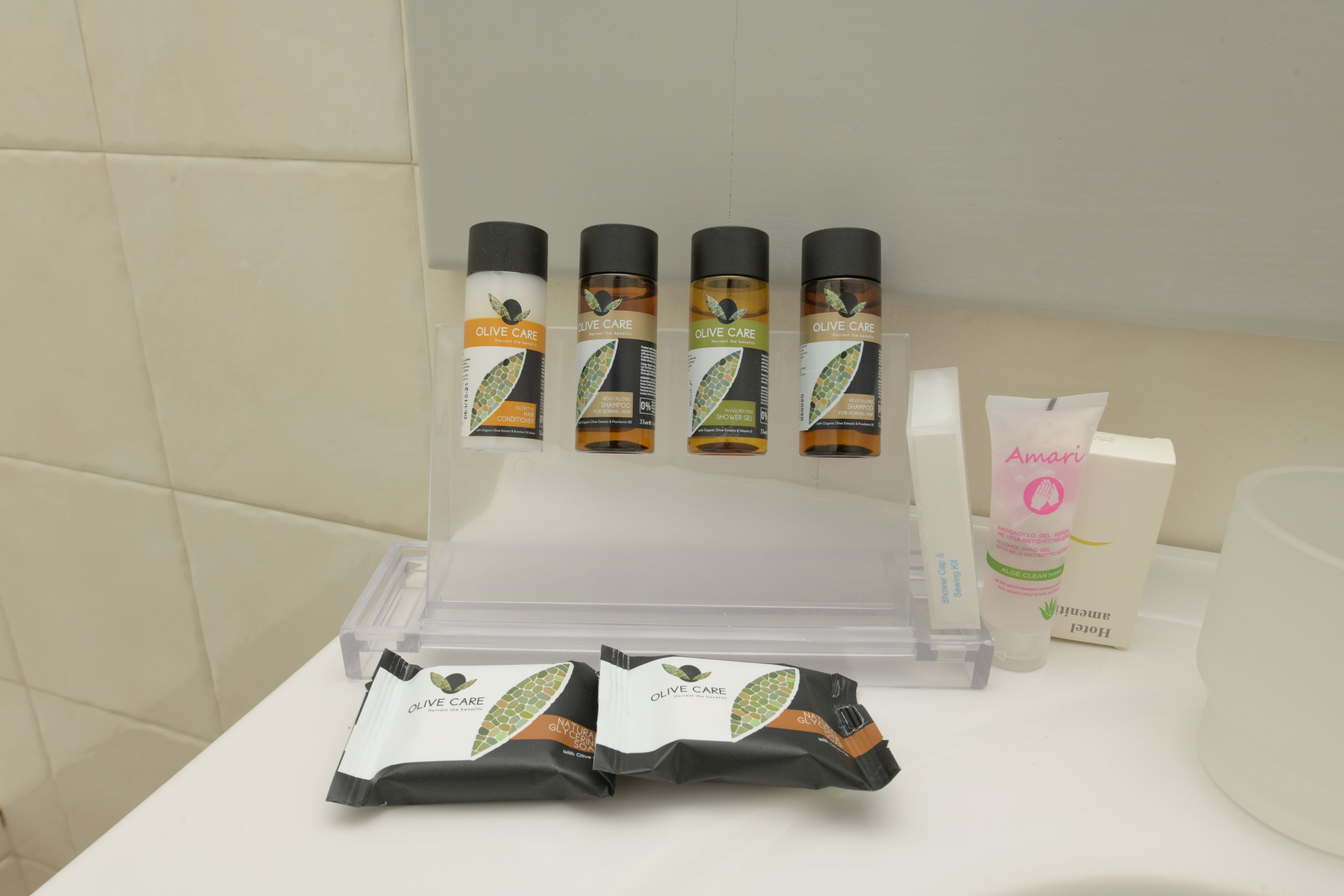 junior suite | bathroom | shower, rainfall showerhead, free toiletries, hair dryer