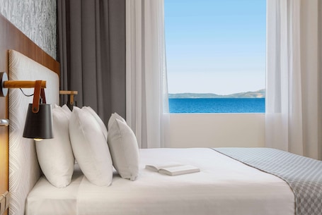 Superior Room, Sea View | In-room safe, desk, soundproofing, free WiFi. Zeus Essence Ramada by Wyndham Athens