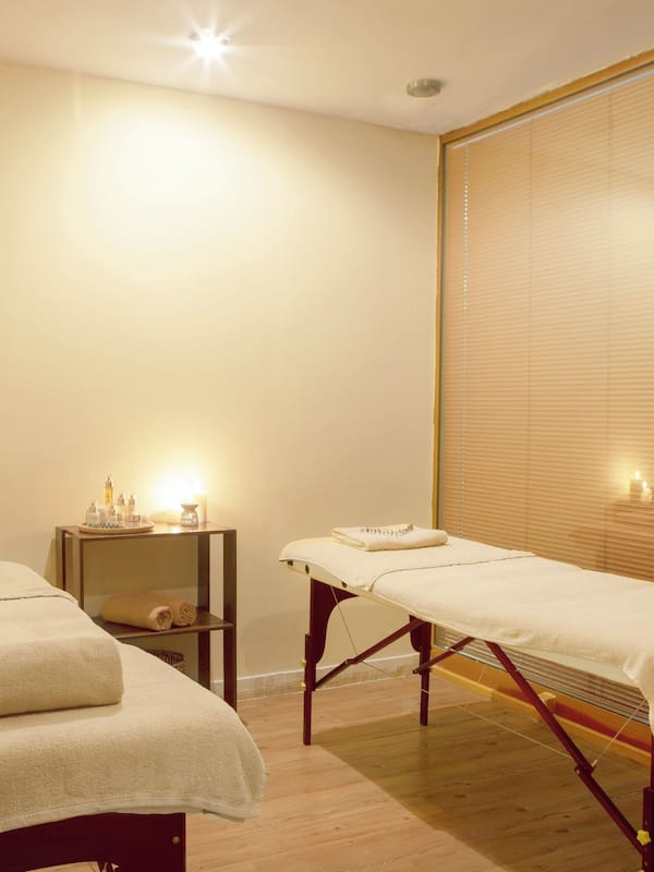 Couples treatment rooms, sauna, steam room, Turkish bath