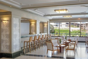 Bar lounge