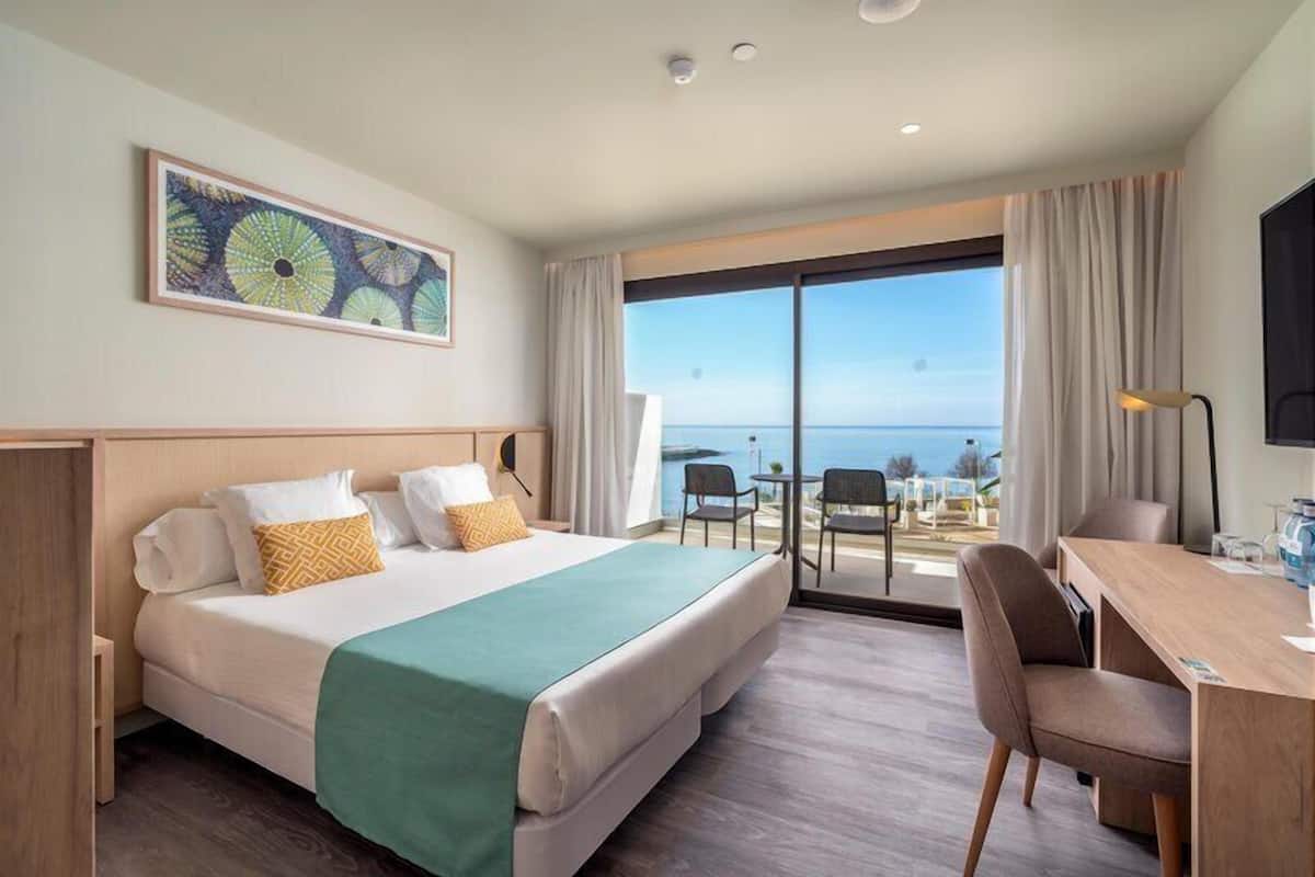 Double Room, Sea View (My Favorite Club, Frontal) | In-room safe, desk, iron/ironing board (on request), WiFi (free)