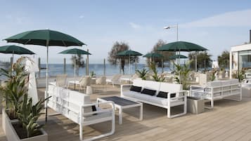 2 bares o lounges, lounge en el lobby