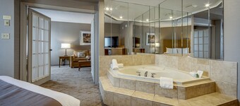 Monte Carlo Inn Vaughan Suites