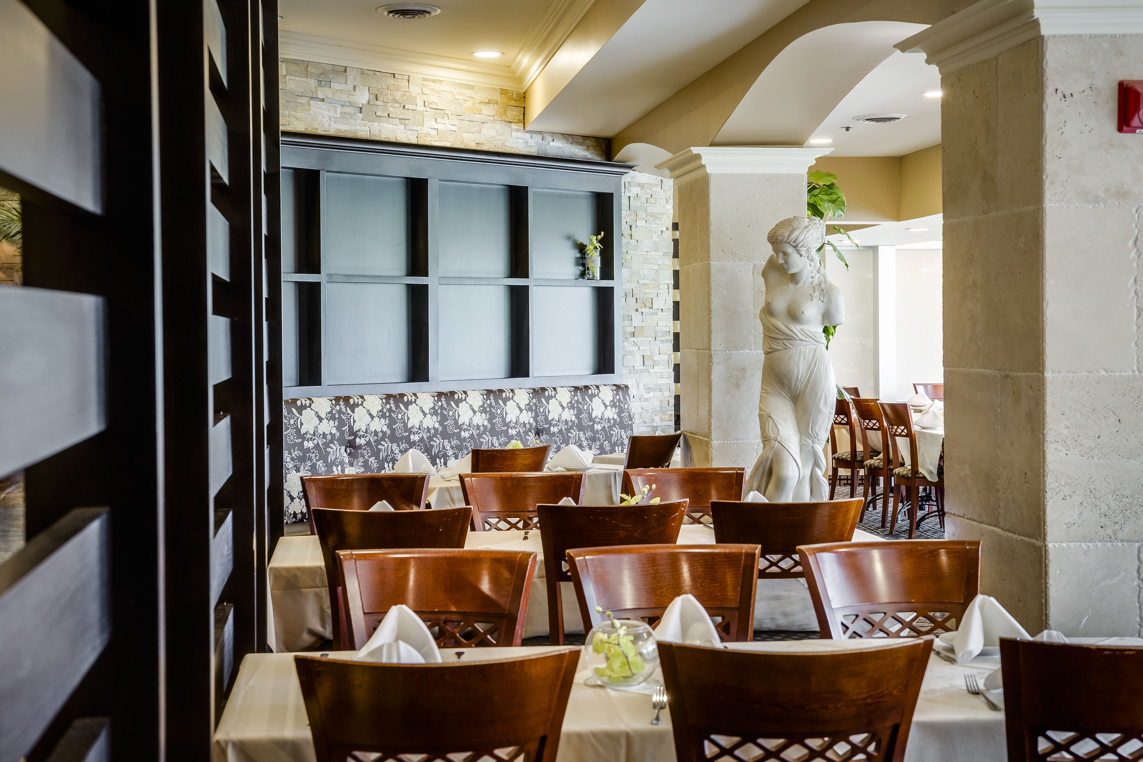 breakfast, lunch and dinner served