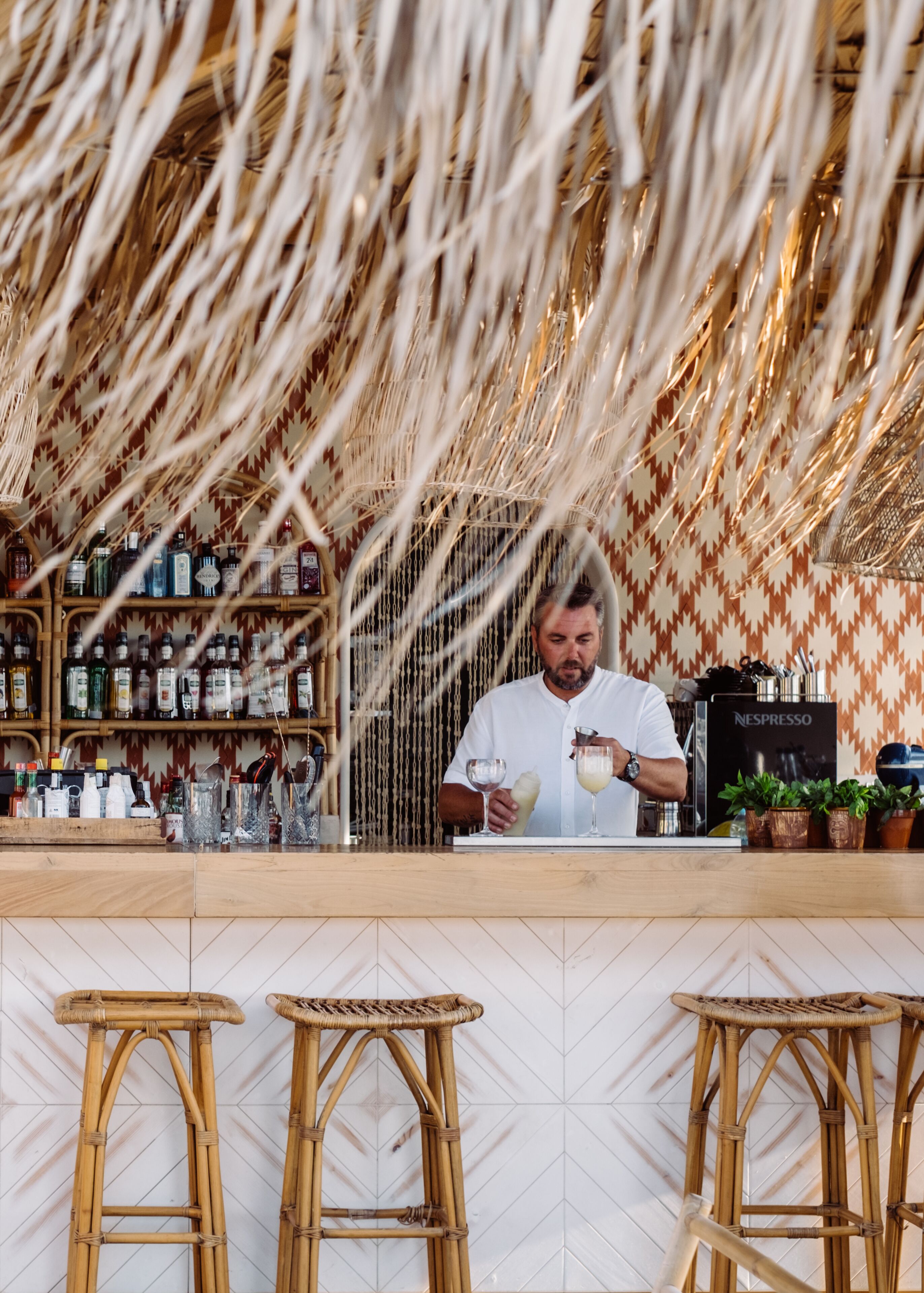 2 bars/lounges, cocktail bar, tapas bar